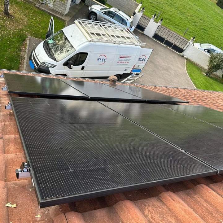 Installation de panneaux solaires thermiques et photovoltaïques